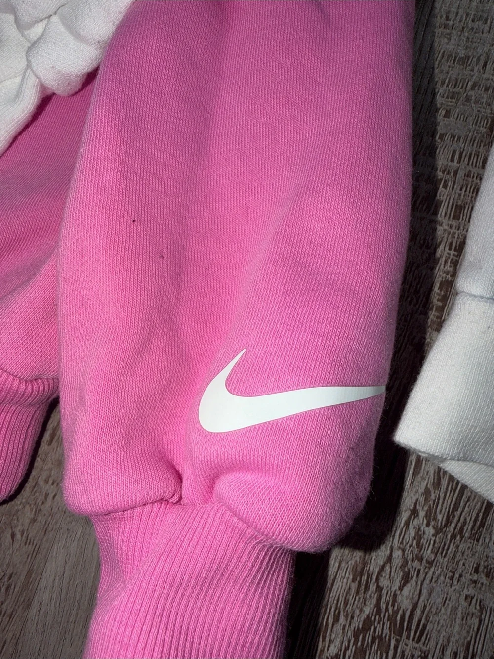 Nike Kids Crewneck Sweatshirts in Pink and White
